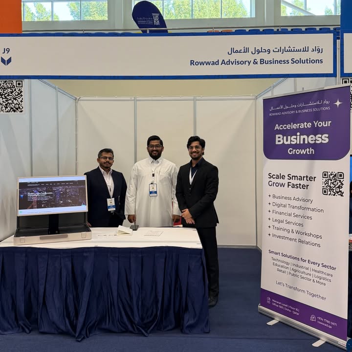 An image showing people interacting in a professional or social setting. Their body language suggests collaboration and engagement, conveying a sense of teamwork, diversity, and human connection suitable for corporate, community, or lifestyle contexts.