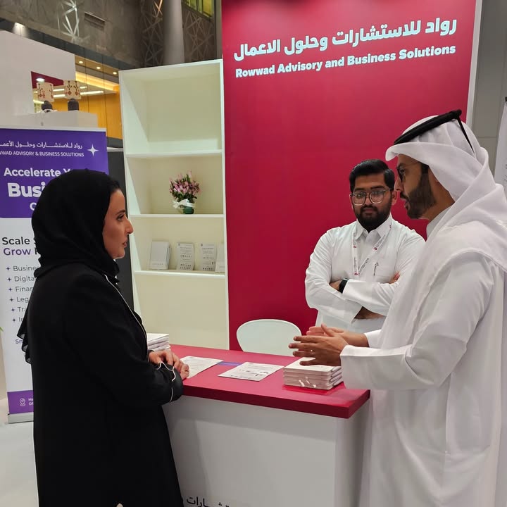 An image showing people interacting in a professional or social setting. Their body language suggests collaboration and engagement, conveying a sense of teamwork, diversity, and human connection suitable for corporate, community, or lifestyle contexts.